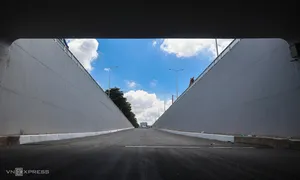 Hầm chui nút giao cửa ngõ Nam TP HCM trước ngày thông xe